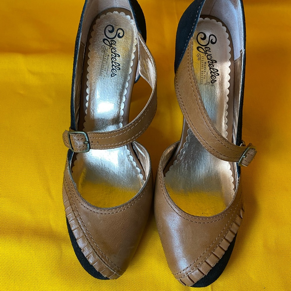 Anthropologie: Seychelles Special Edition heels, asymmetrical, ruffle, size 10